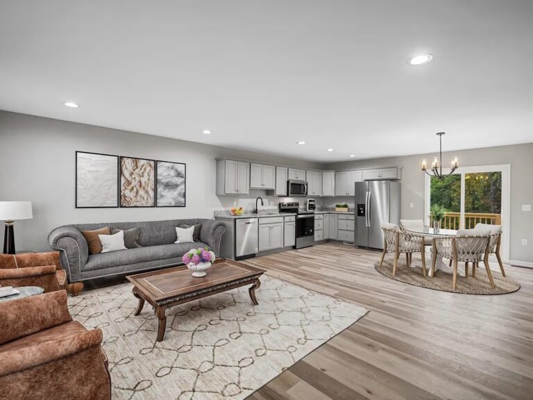 imgi 11 68518346252ba1105f7d0461 826 Maryland Living Room 768x576