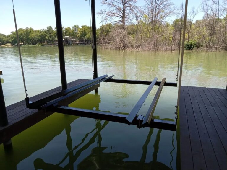 imgi 24 Lakeside Images boat lift 768x576